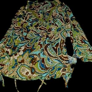 Cute wavy summer shirt